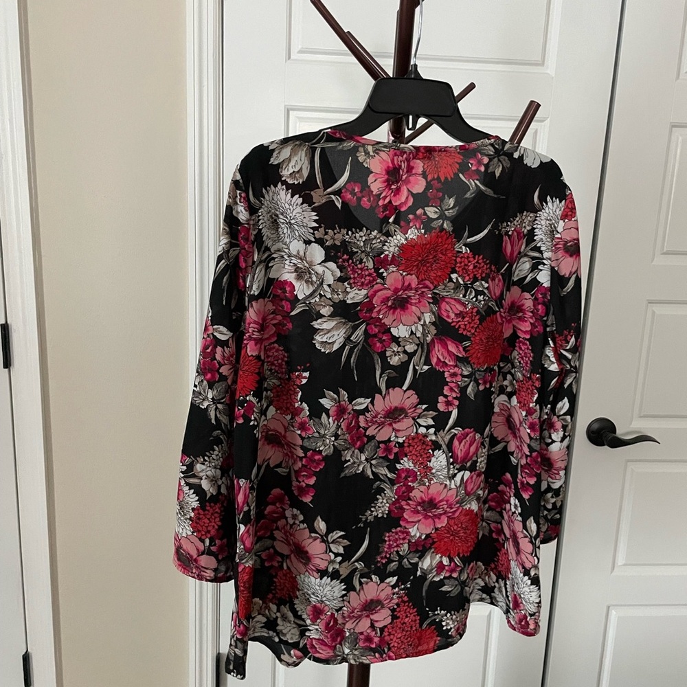 Roz & Ali Vibrant Floral Blouse with Black and Pink - Picture 3 of 5
